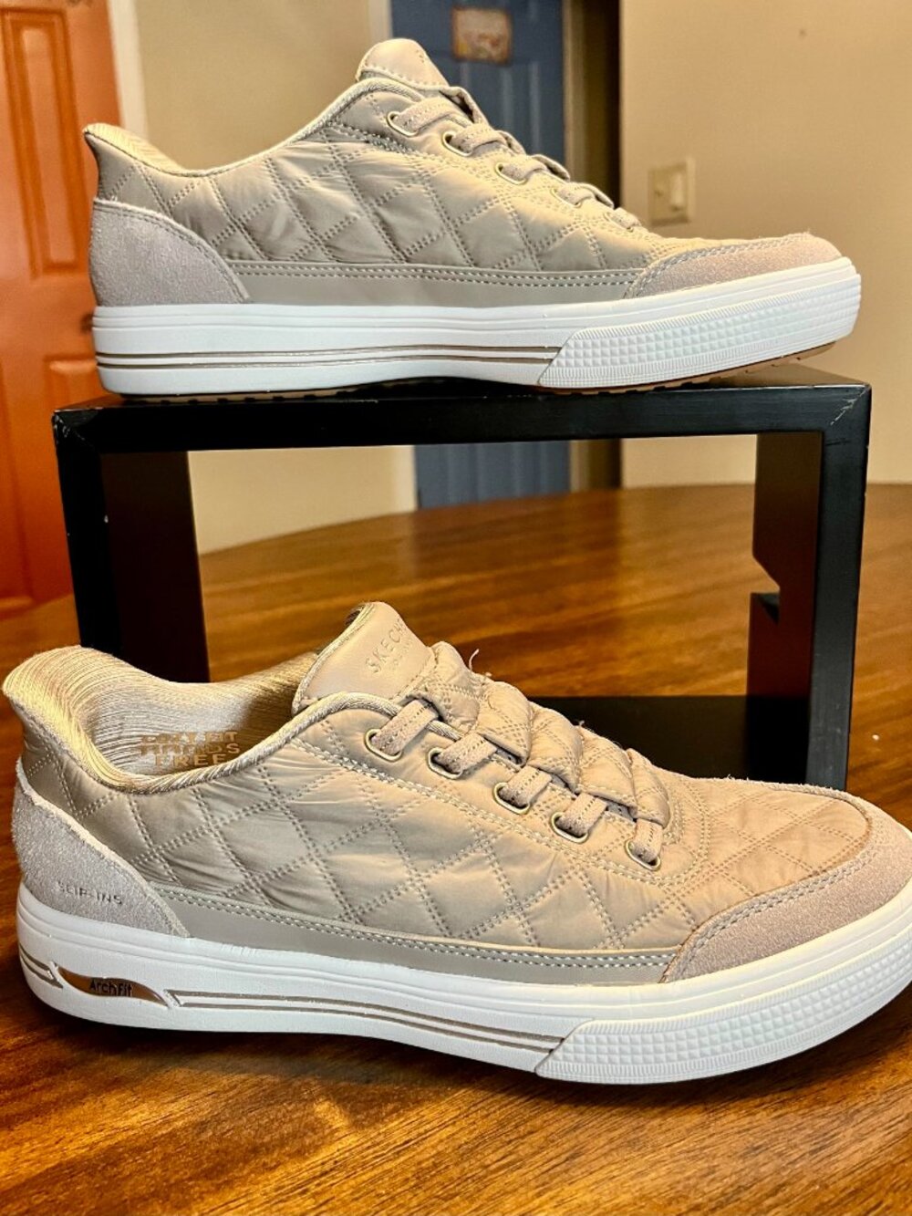 New! Skechers Slip-Ins Arch Fit Arcade Cozy Fit Stone Color Quilted Design  7.5 - Picture 2 of 6